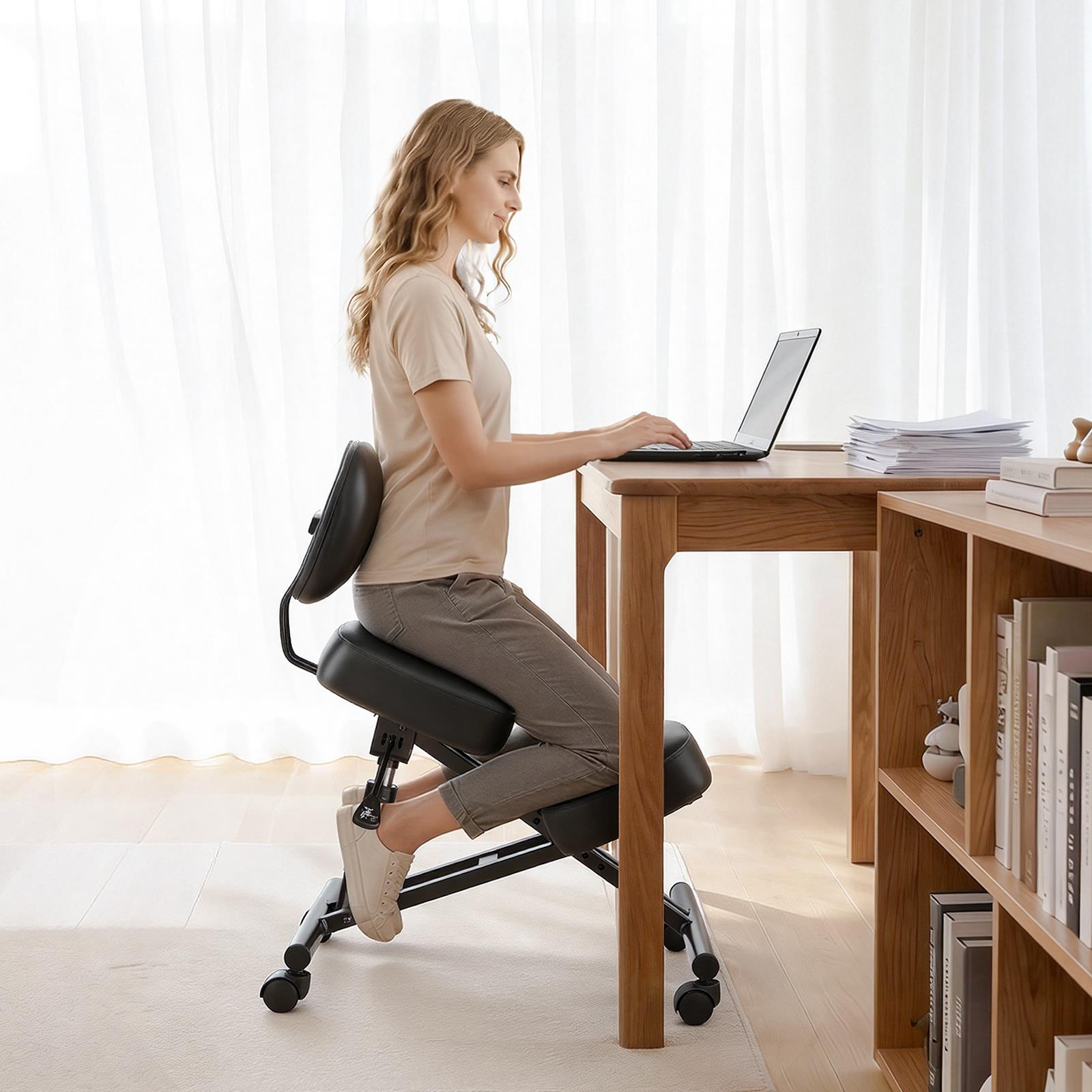 Ergonomic Office Chair - 人間工学に基づいた設計の、背もたれ付きで車輪が付いた、高さ調節可能な、厚手のクッションを使用した、X字型の姿勢矯正用ニーリングチェア。ご自宅やオフィス、瞑想などに最適。