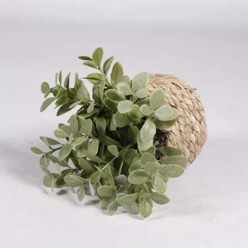 Home Office Layout - 1個入り、編み込み加工の小さな人工観葉植物、ユーカリの葉、鉢植え、人工芝、PE素材、家庭やオフィスでのクリエイティブな装飾に。